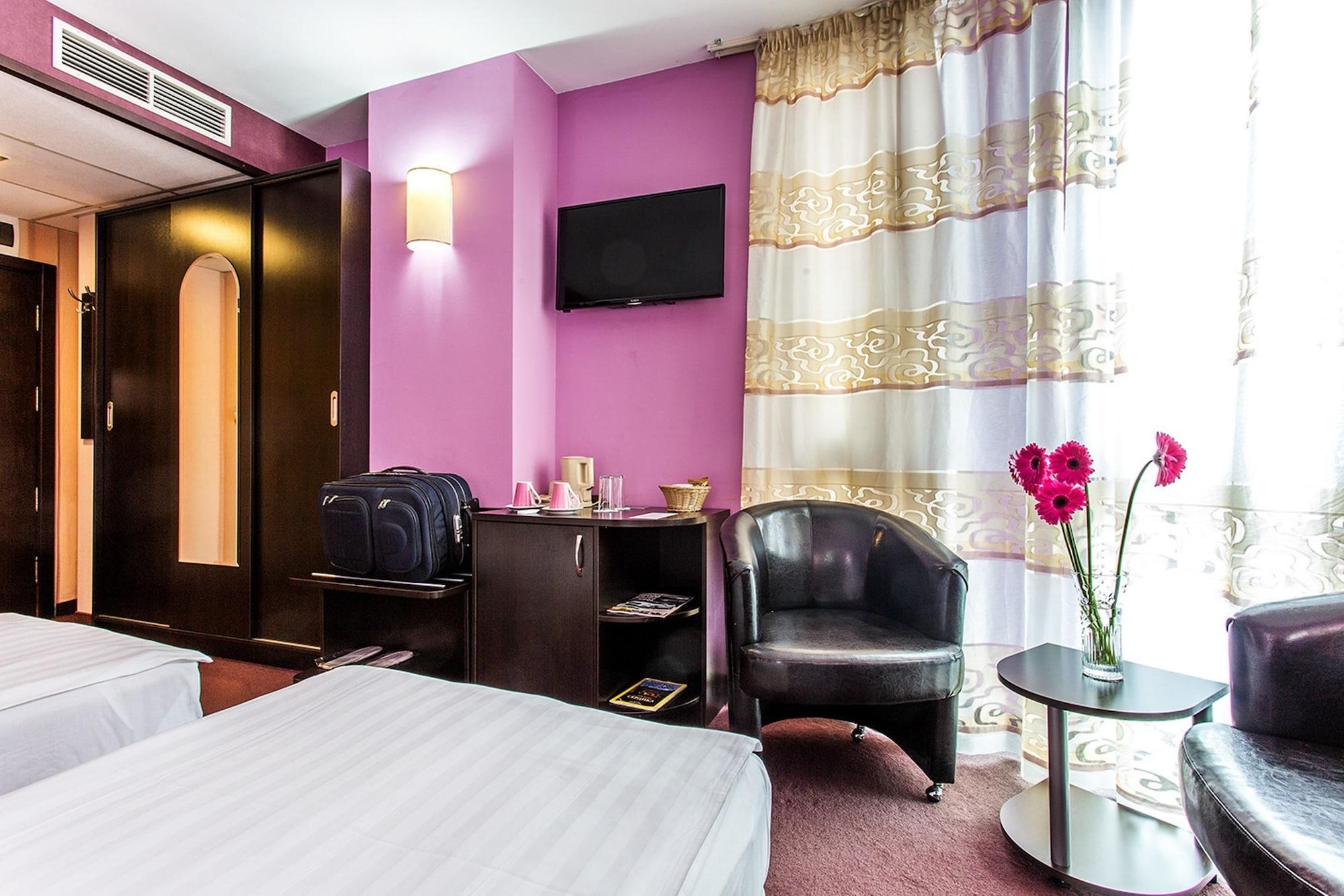 Art Plaza Hotel 4*