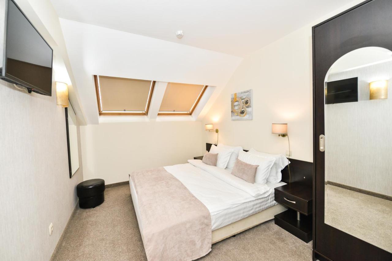 Art Plaza Hotel 4*