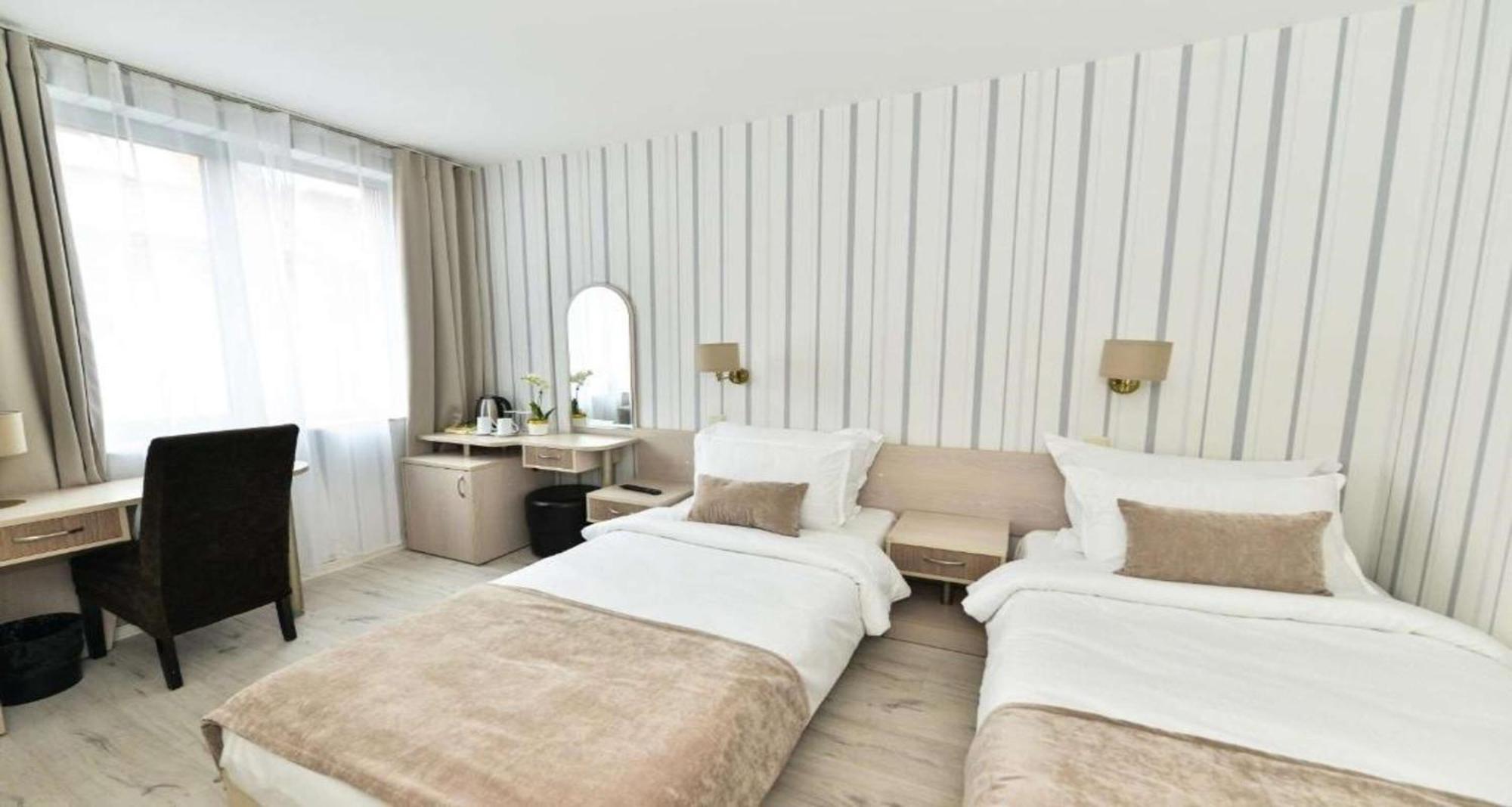 Art Plaza Hotel