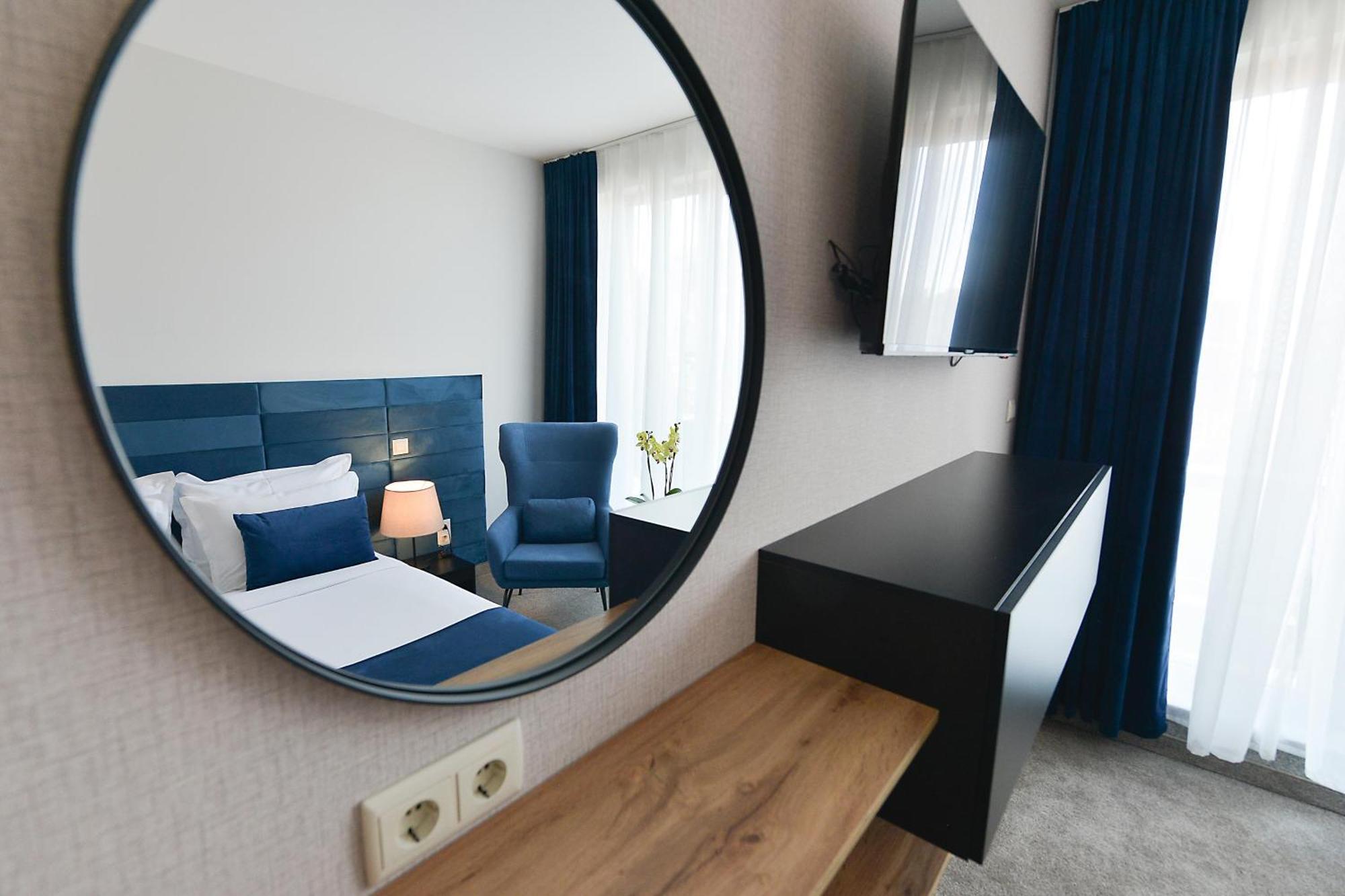 Hotel Art Plaza 4*