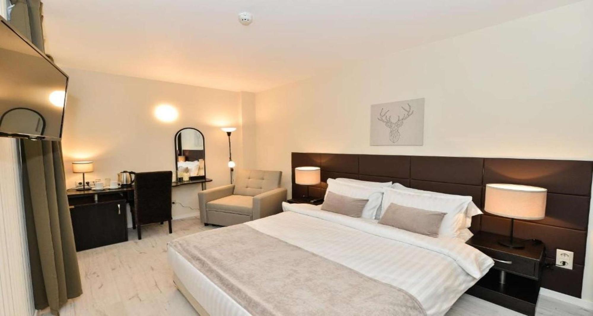 Art Plaza Hotel 4*