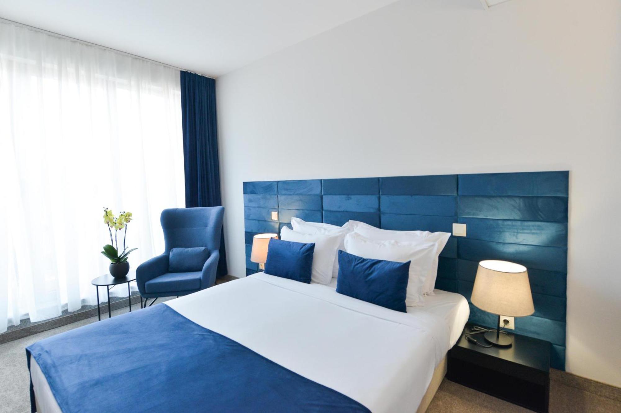 Art Plaza Hotel 4*